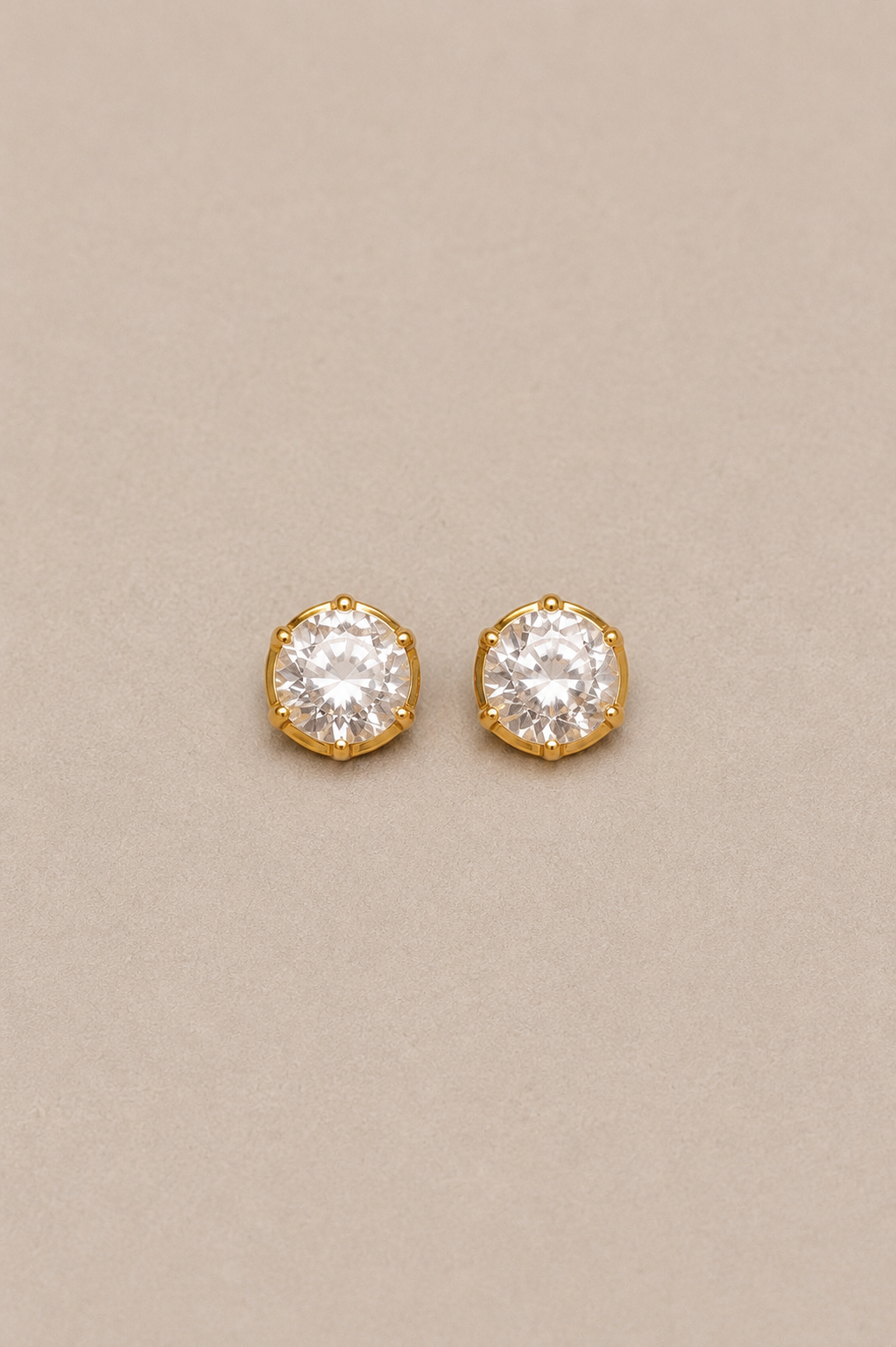 Bossa - Round Zirconia Stud Earrings