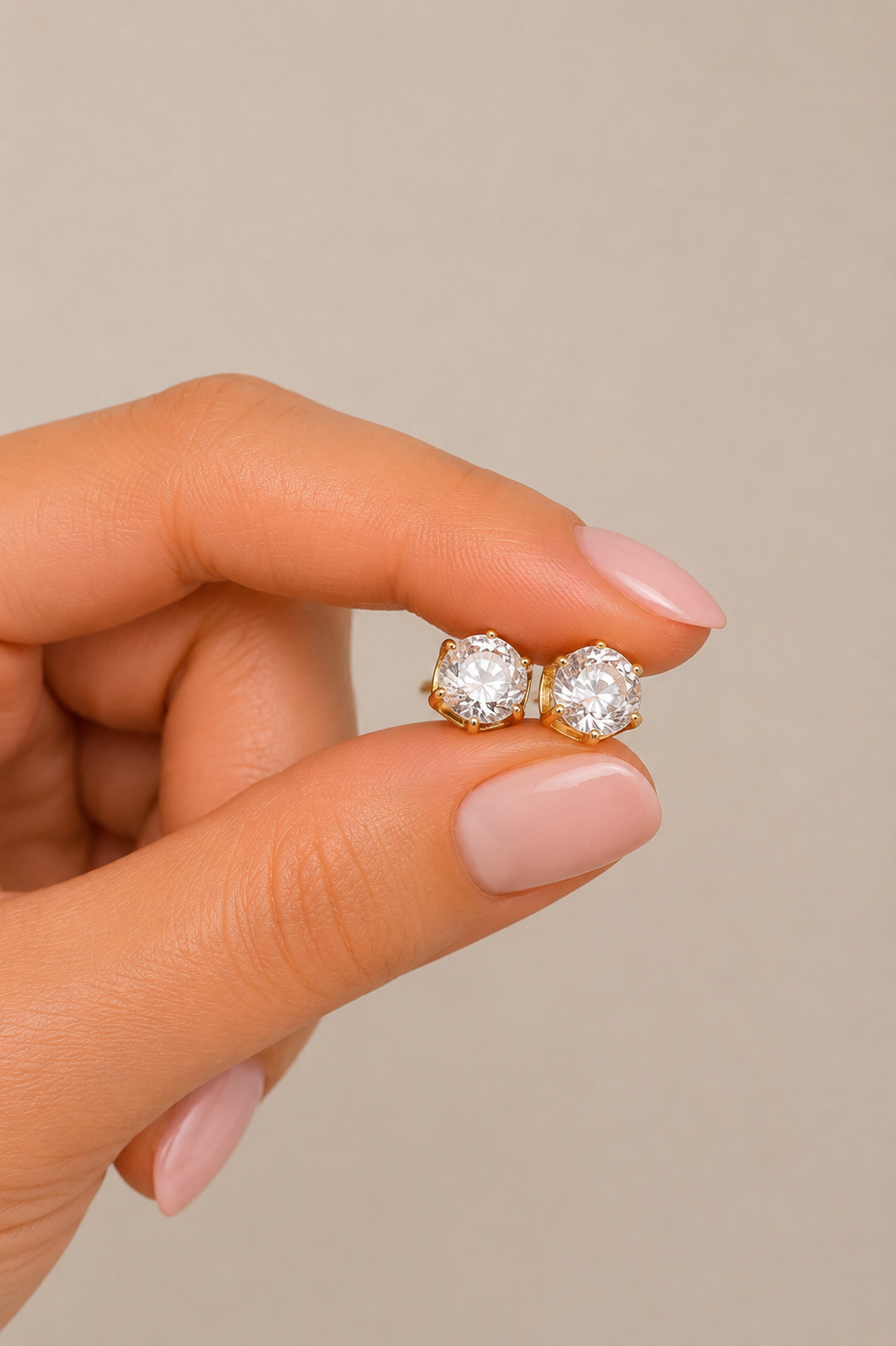 Bossa - Round Zirconia Stud Earrings