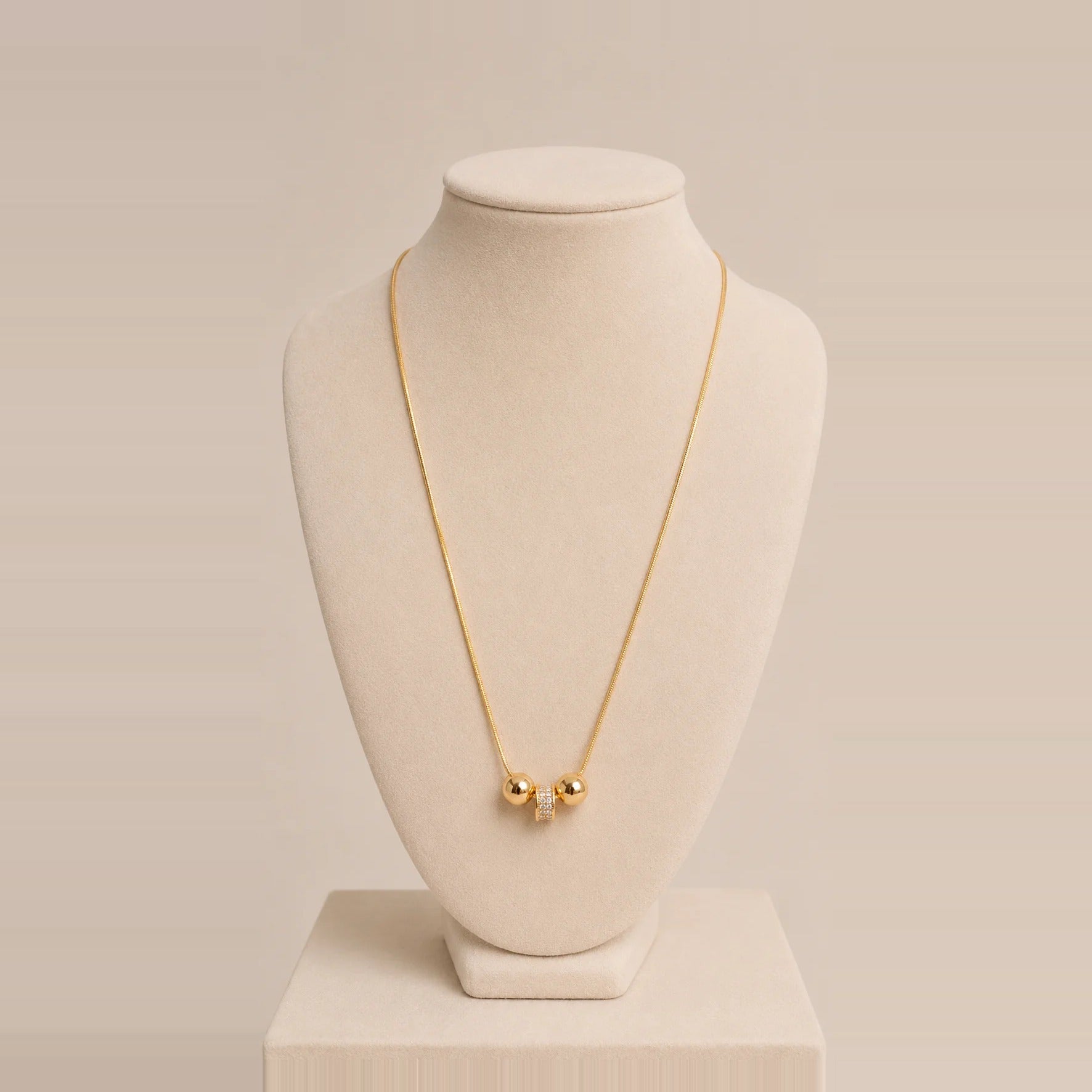 Bossa - Delicate Necklace with Pearl and Crystal Pendant
